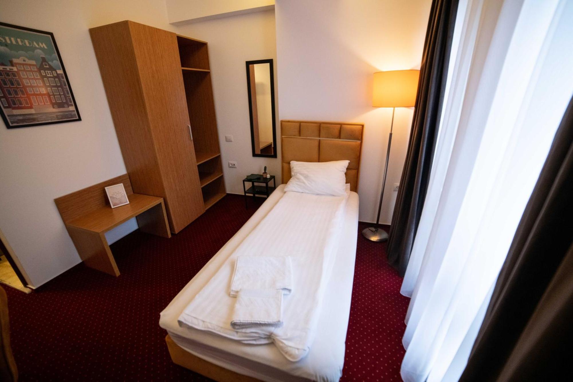 Aparthotel Bucharest Airport Accomodation Otopeni Exterior foto