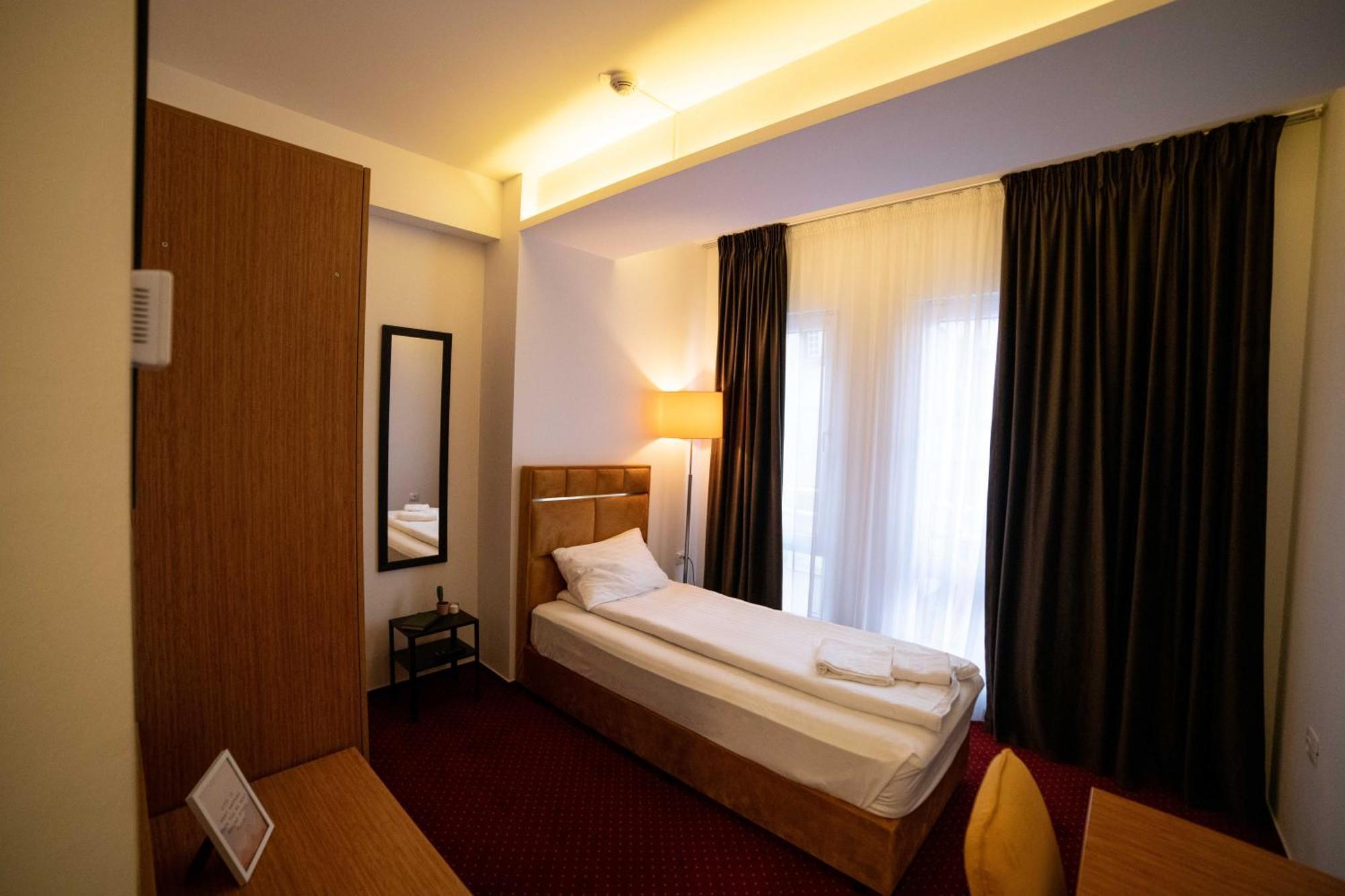 Aparthotel Bucharest Airport Accomodation Otopeni Exterior foto