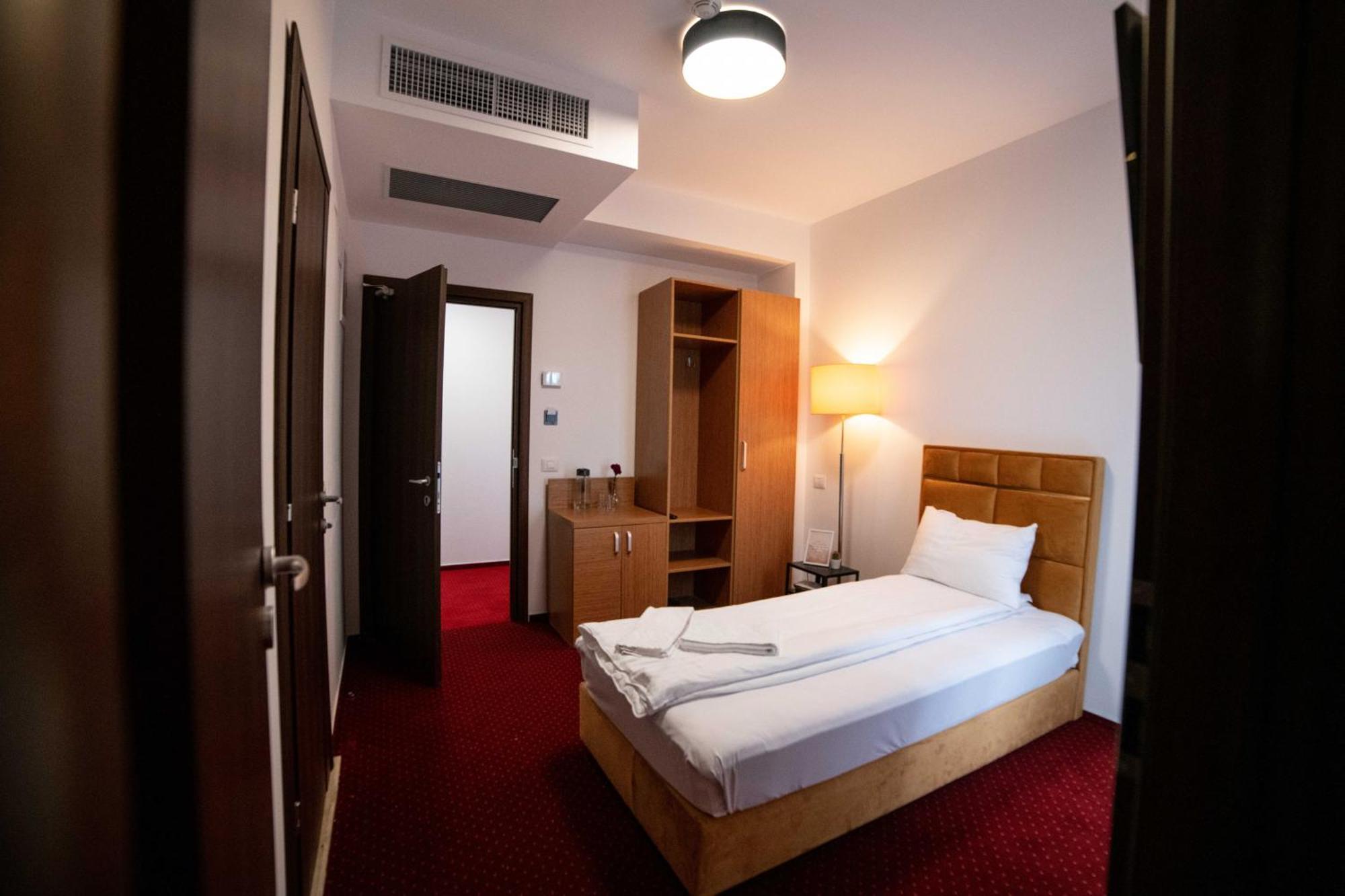 Aparthotel Bucharest Airport Accomodation Otopeni Exterior foto