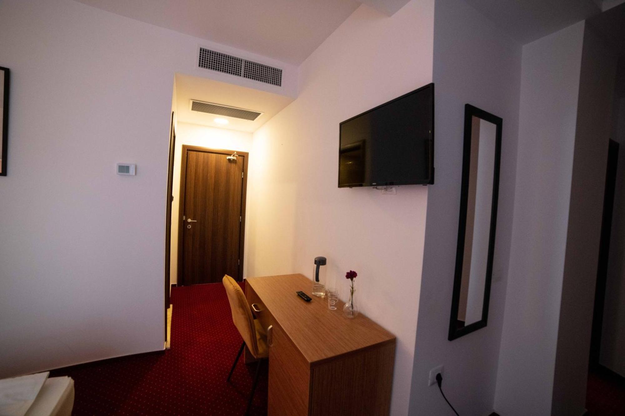 Aparthotel Bucharest Airport Accomodation Otopeni Exterior foto